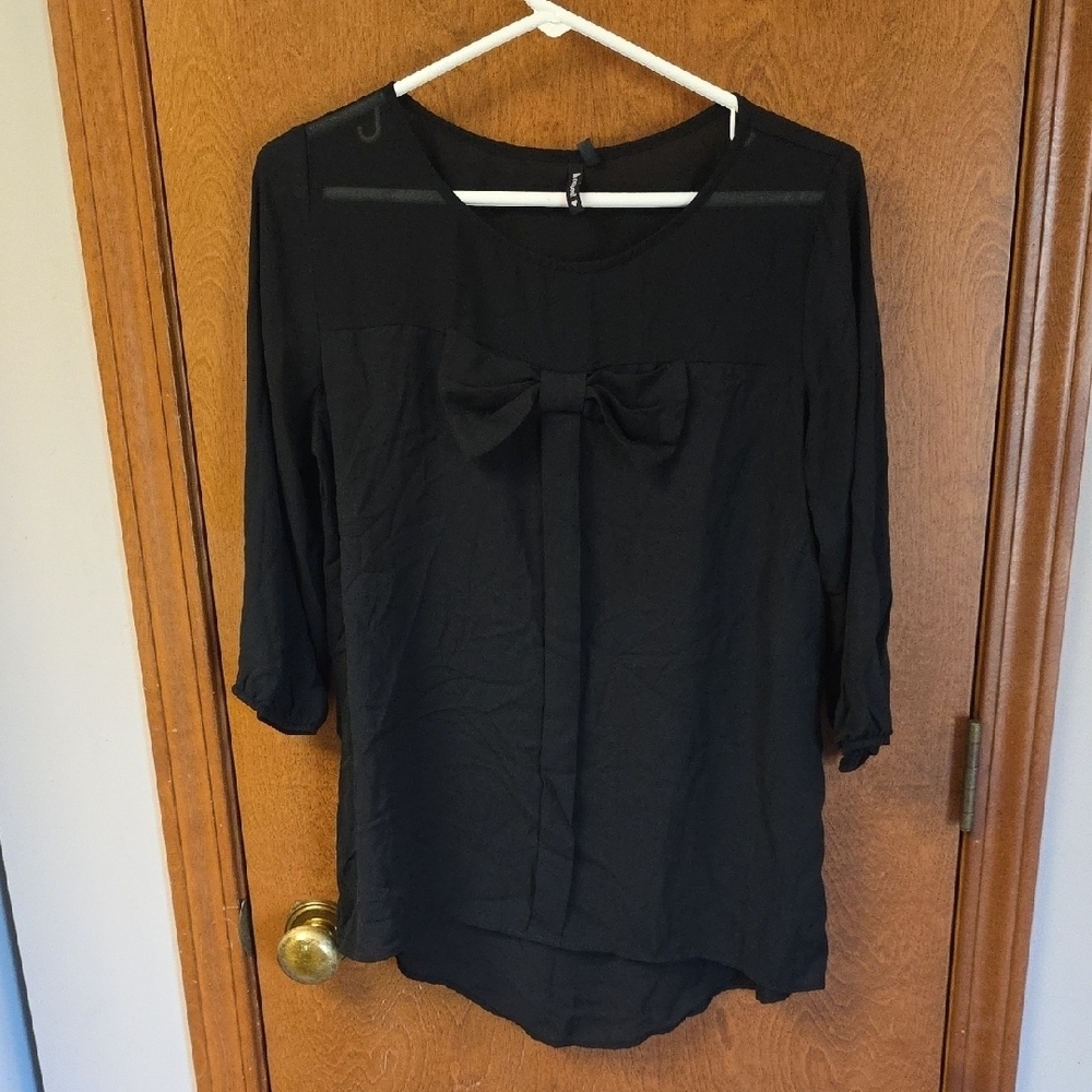Semi Sheer Bow Top Lg